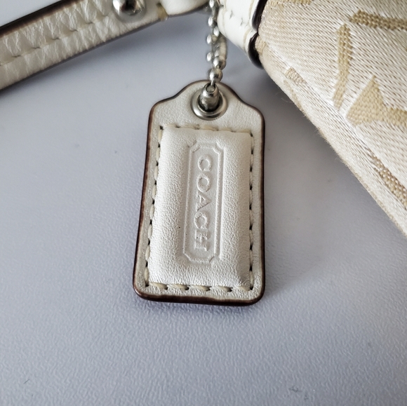 Coach wristlet - Picture 7 of 9